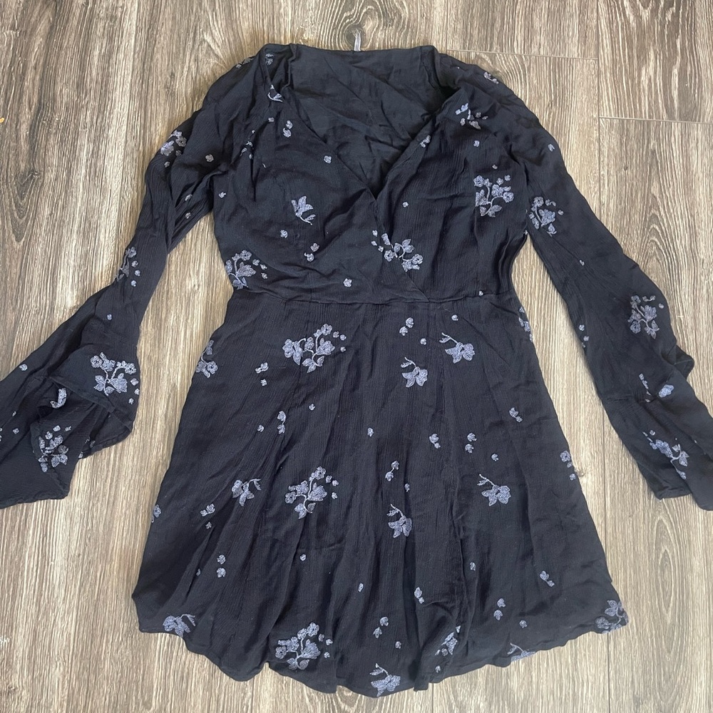 Free People Black Long Sleeve Floral Dress size 6